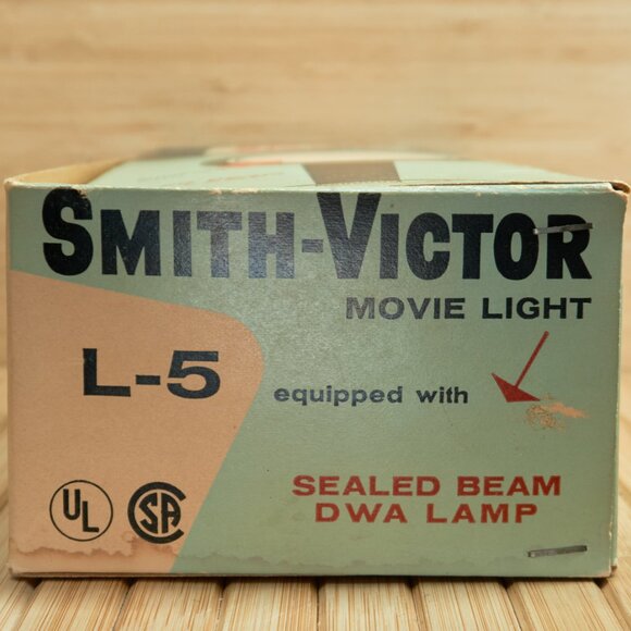 Vintage 60s Smith-Victor Compact Movie Light, Sealed Beam DWA Lamp, Made in USA - Picture 2 of 7